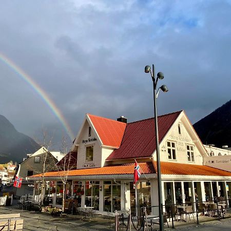 Stryn Kaffebar & Vertshus Dış mekan fotoğraf
