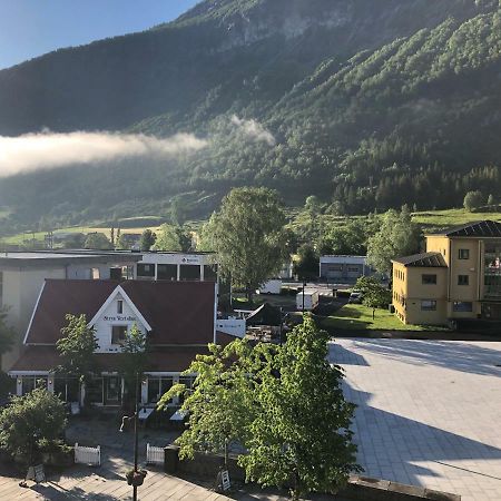 Stryn Kaffebar & Vertshus Dış mekan fotoğraf
