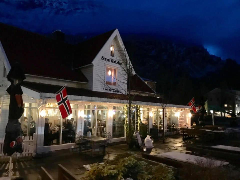 Stryn Kaffebar & Vertshus Dış mekan fotoğraf