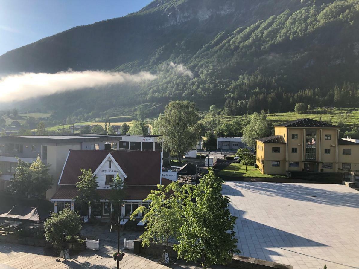 Stryn Kaffebar & Vertshus Dış mekan fotoğraf